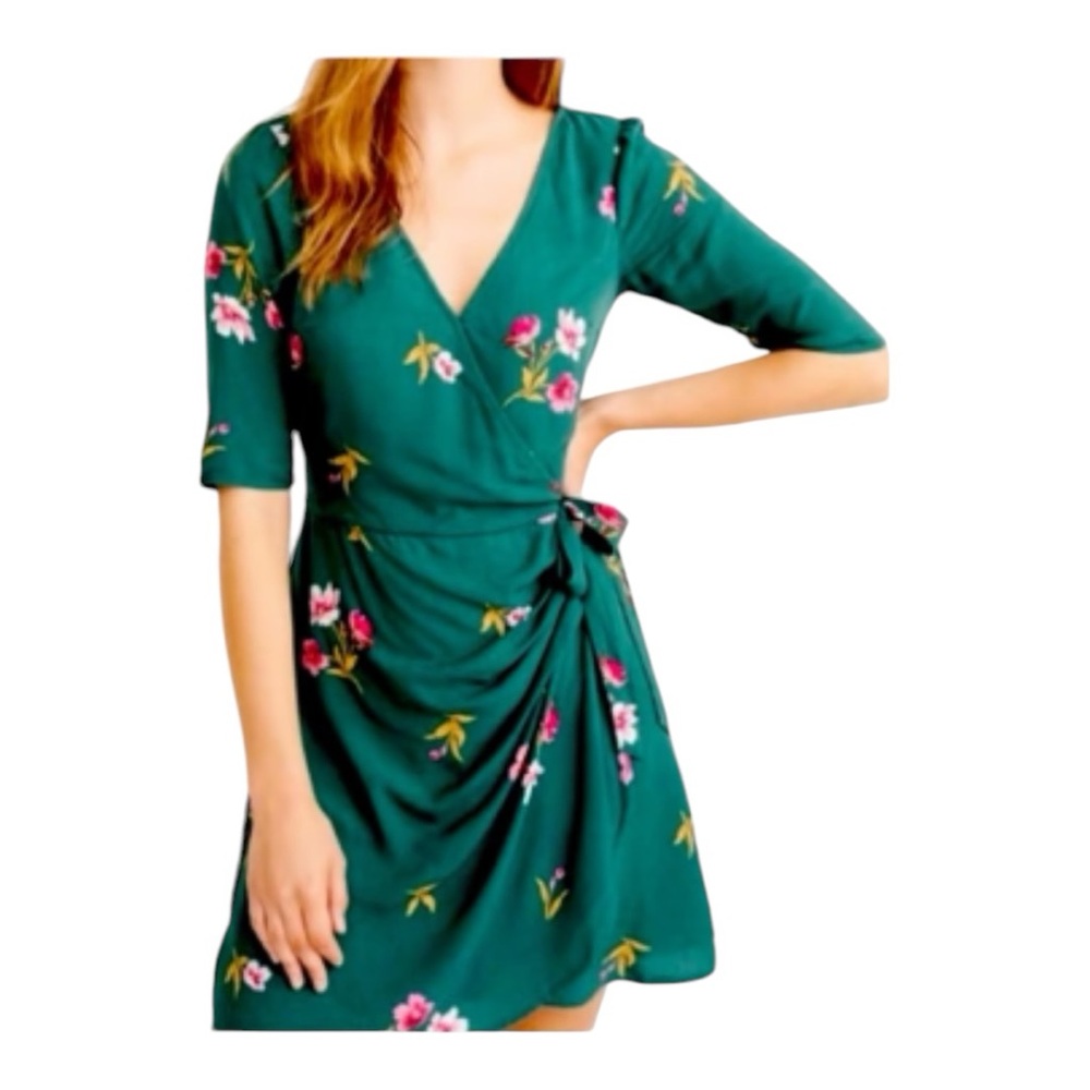ABERCROMBIE AND FITCH GREEN FLORAL V-NECK SHORT SLEEVE WRAP DRESS